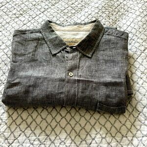 Mens XL Tommy bahama short sleeve all linen shirt.